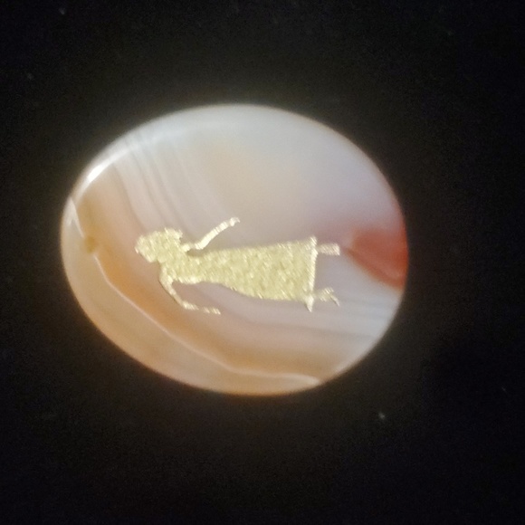 New Hand Carved Virgo Red Onyx Agate Oval Pendant Amulet. - Picture 12 of 13